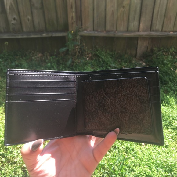 Coach Men’s Wallet - Picture 2 of 7